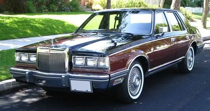 Lincoln Continental 1986 · 5.0 L · 8 cylinders · Regular Gasoline · (FFS) · Automatic 4-spd · Rear-Wheel Drive