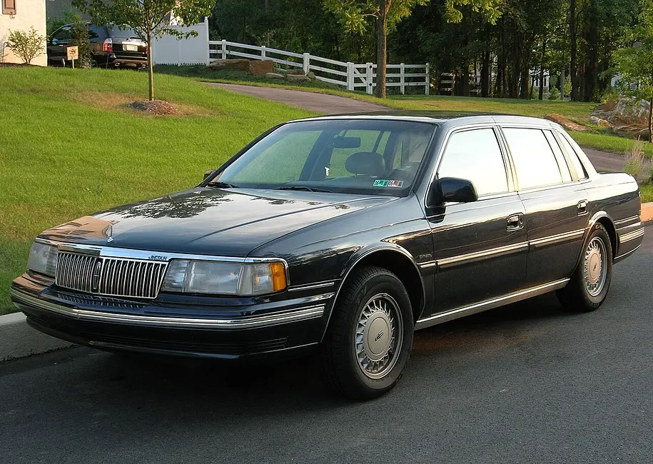 Lincoln Continental 1993 · 3.8 L · 6 cylinders · Regular Gasoline · (FFS) · Automatic 4-spd · Front-Wheel Drive