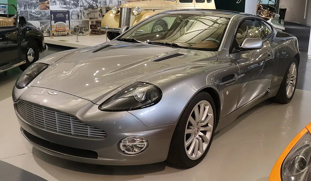 Aston Martin V12 Vanquish 2004 · 5.9 L · 12 cylinders · Premium Gasoline · Automatic (S6) · CLKUP · Rear-Wheel Drive