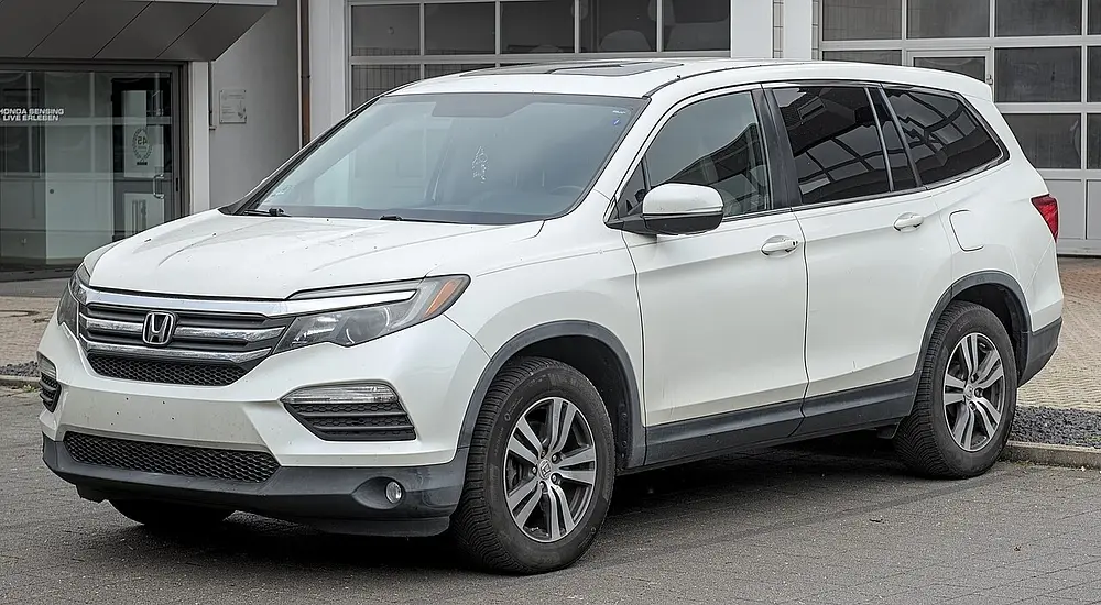 Honda Pilot 2WD 2016 · 3.5 L · 6 cylinders · Regular Gasoline · SIDI · Automatic (S9) · Front-Wheel Drive