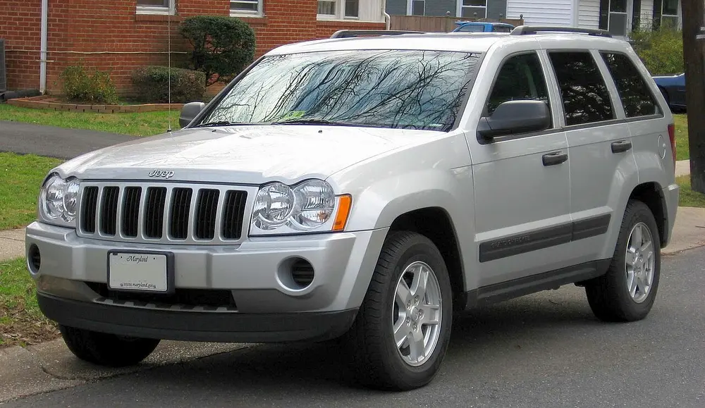 Jeep Grand Cherokee 2WD 2005 · 3.7 L · 6 cylinders · Regular Gasoline · Automatic 5-spd · CLKUP · Rear-Wheel Drive