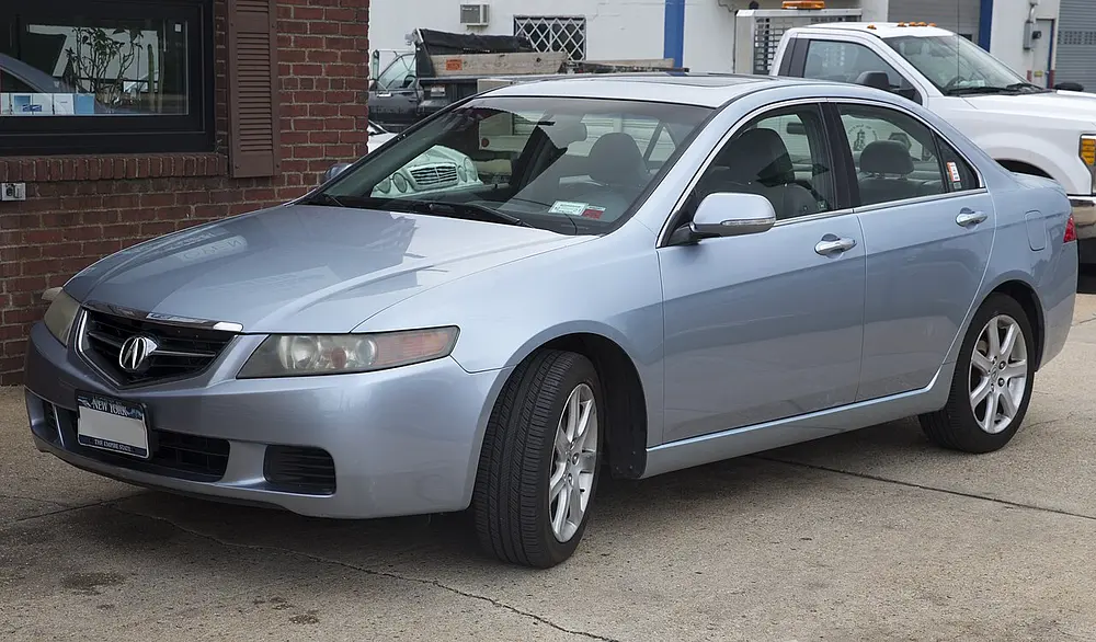 Acura TSX 2004 · 2.4 L · 4 cylinders · Premium Gasoline · Manual 6-spd · Front-Wheel Drive