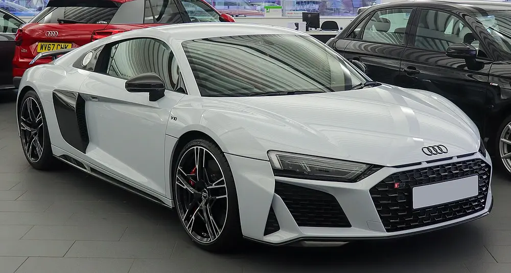 Audi R8 2017 · 5.2 L · 10 cylinders · Premium Gasoline · SIDI & PFI · Automatic (AM-S7) · All-Wheel Drive