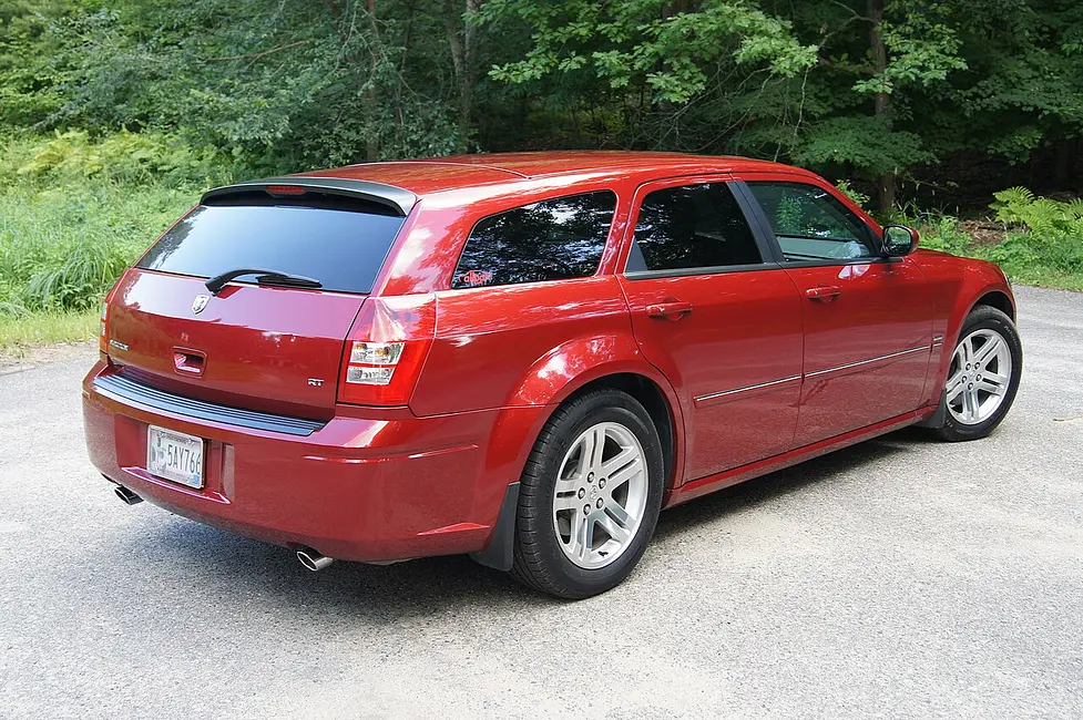 Dodge Magnum 2006 · 2.7 L · 6 cylinders · Regular Gasoline · Automatic 4-spd · CMODE · Rear-Wheel Drive