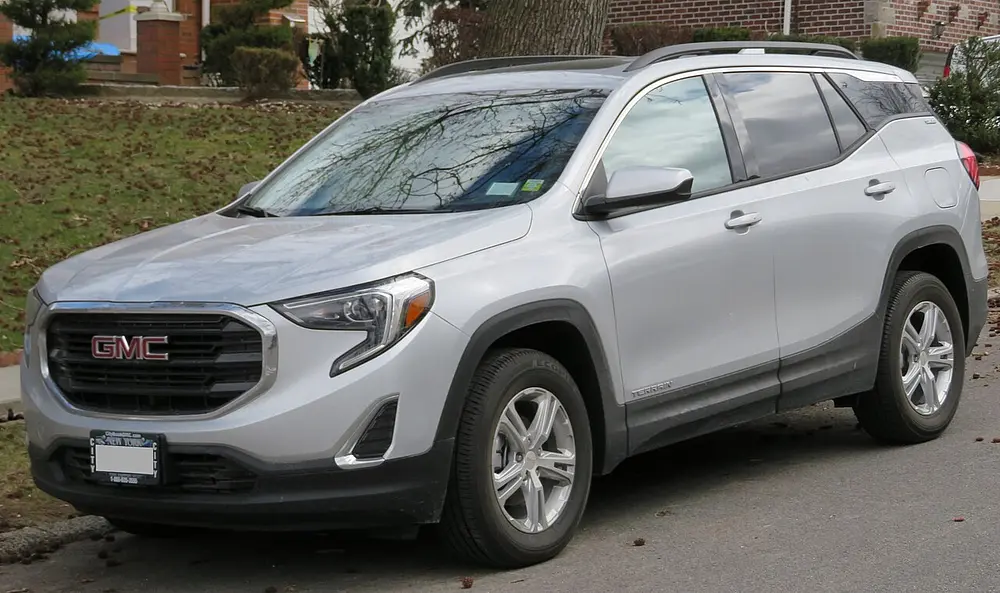 GMC Terrain FWD 2018 · 2.0 L · 4 cylinders · Premium Gasoline · SIDI · Automatic 9-spd · Front-Wheel Drive