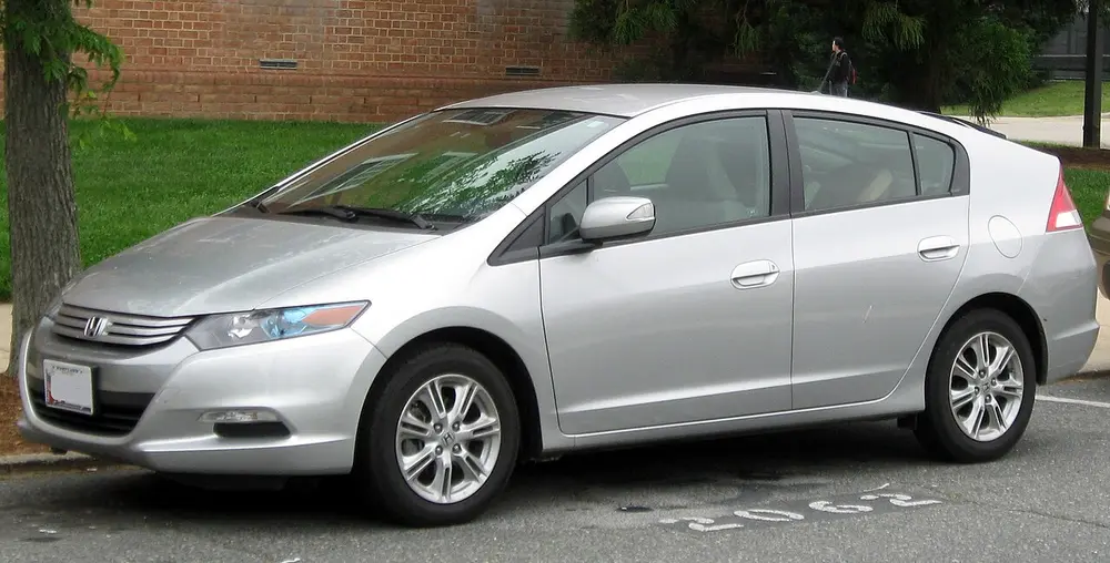 Honda Insight 2010 · 1.3 L · 4 cylinders · Regular Gasoline · 101V Ni-MH · Hybrid · Automatic (AV-S7) · Front-Wheel Drive