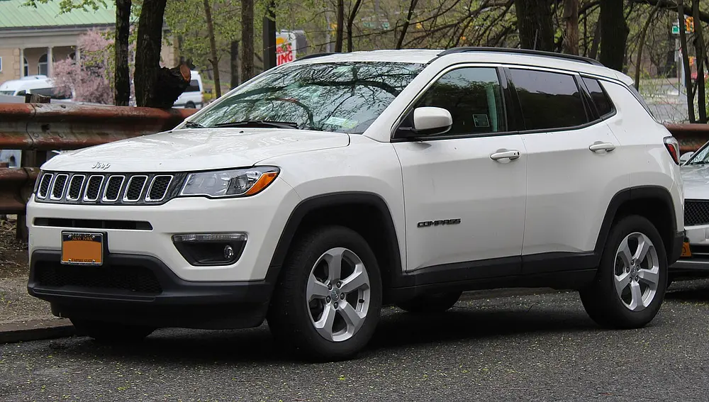 Jeep Compass 4WD 2023 · 2.0 L · 4 cylinders · Regular Gasoline · SIDI · Automatic 8-spd · All-Wheel Drive