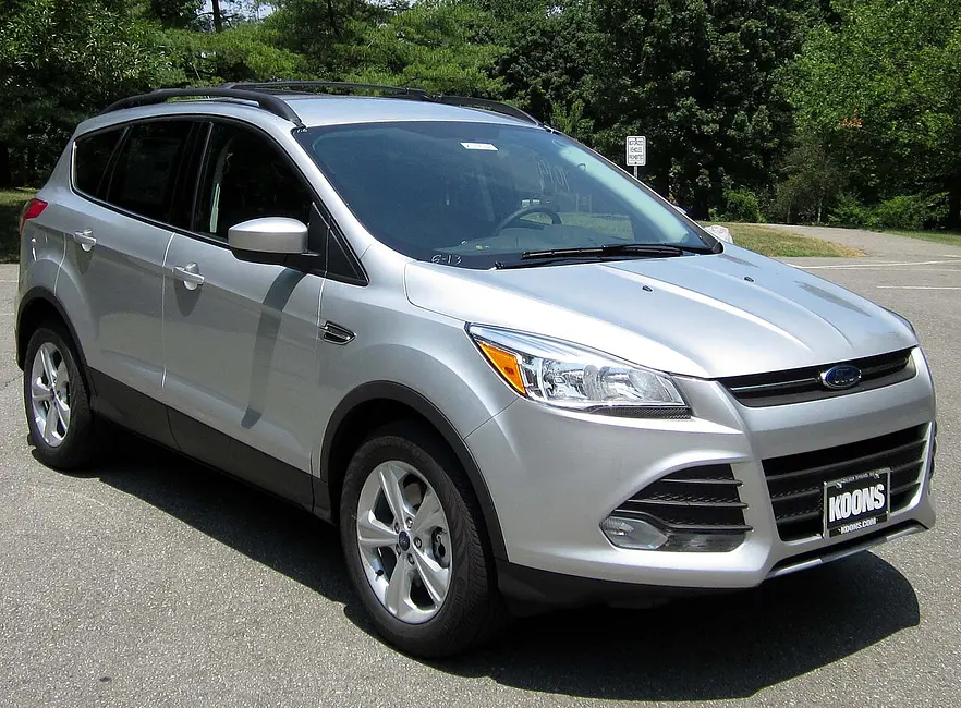 Ford Escape FWD 2013 · 2.5 L · 4 cylinders · Regular Gasoline · Automatic (S6) · Front-Wheel Drive