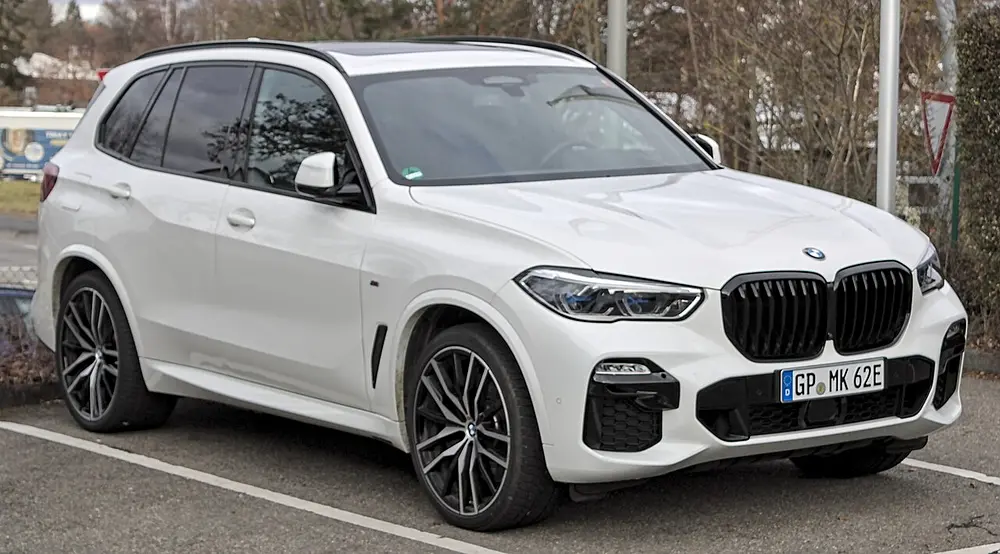 BMW X5 M 2020 · 4.4 L · 8 cylinders · Premium Gasoline · SIDI · Automatic (S8) · All-Wheel Drive