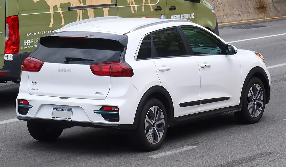 Kia Niro 2017 · 1.6 L · 4 cylinders · Regular Gasoline · 240V Li-Ion · SIDI · Hybrid · Automatic (AM6) · Front-Wheel Drive