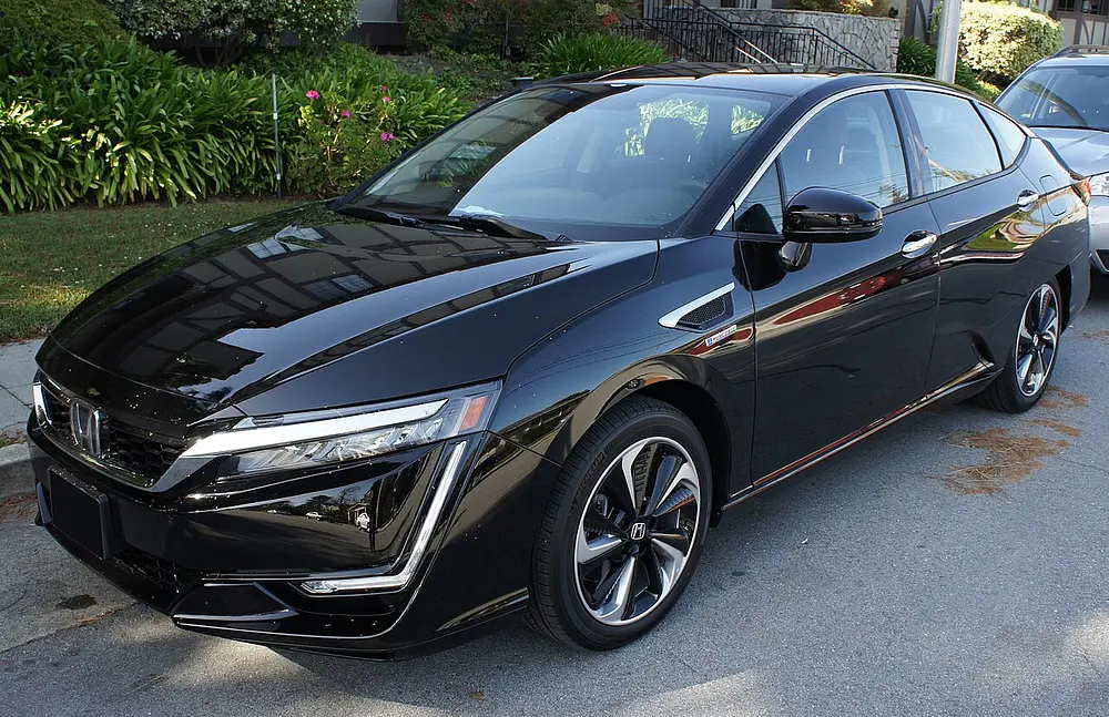 Honda Clarity EV 2017 · Electricity · 120 kW AC PMSM · EV · Automatic (A1) · Front-Wheel Drive