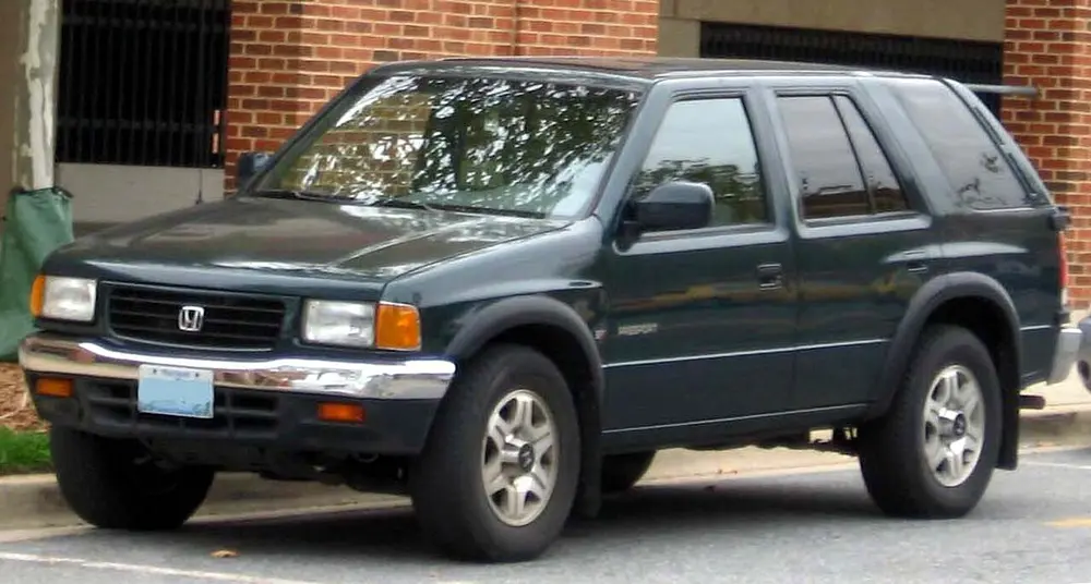 Honda Passport 2WD 1994 · 2.6 L · 4 cylinders · Regular Gasoline · (FFS) · Manual 5-spd · Rear-Wheel Drive