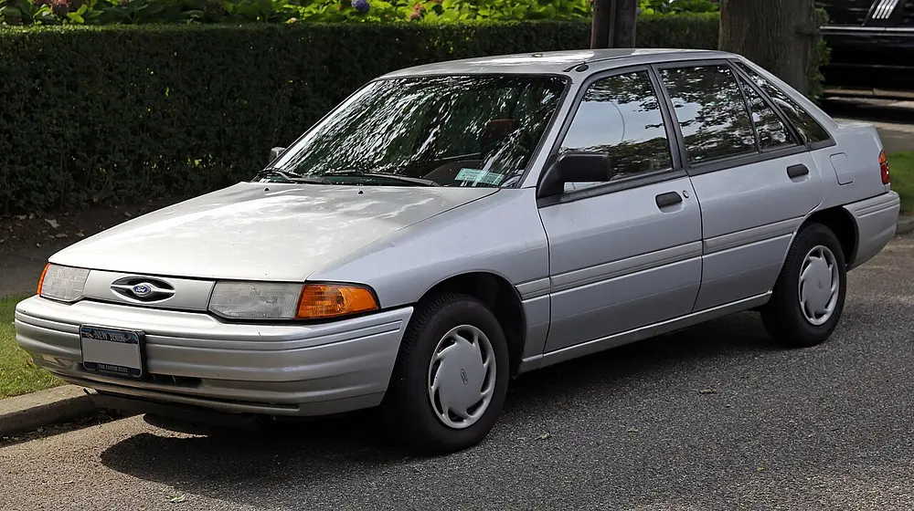 Ford Escort 1994 · 1.8 L · 4 cylinders · Regular Gasoline · (FFS) · Automatic 4-spd · CLKUP · Front-Wheel Drive