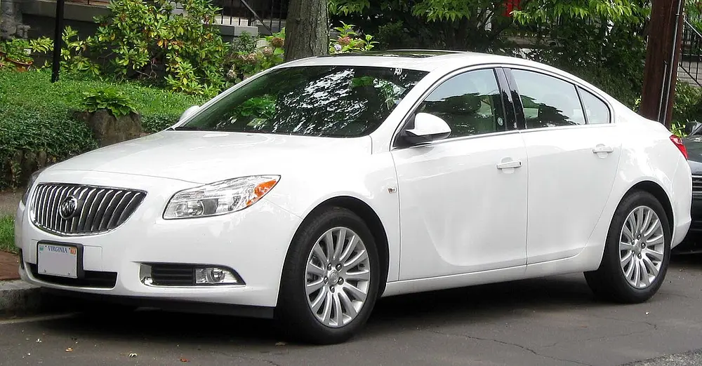 Buick Regal 2011 · 2.4 L · 4 cylinders · Regular Gasoline · SIDI · Automatic (S6) · Front-Wheel Drive