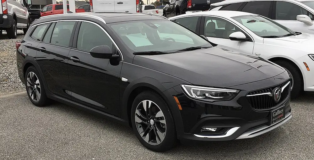 Buick Regal 2018 · 2.0 L · 4 cylinders · Premium Gasoline · SIDI · Automatic (S9) · Front-Wheel Drive
