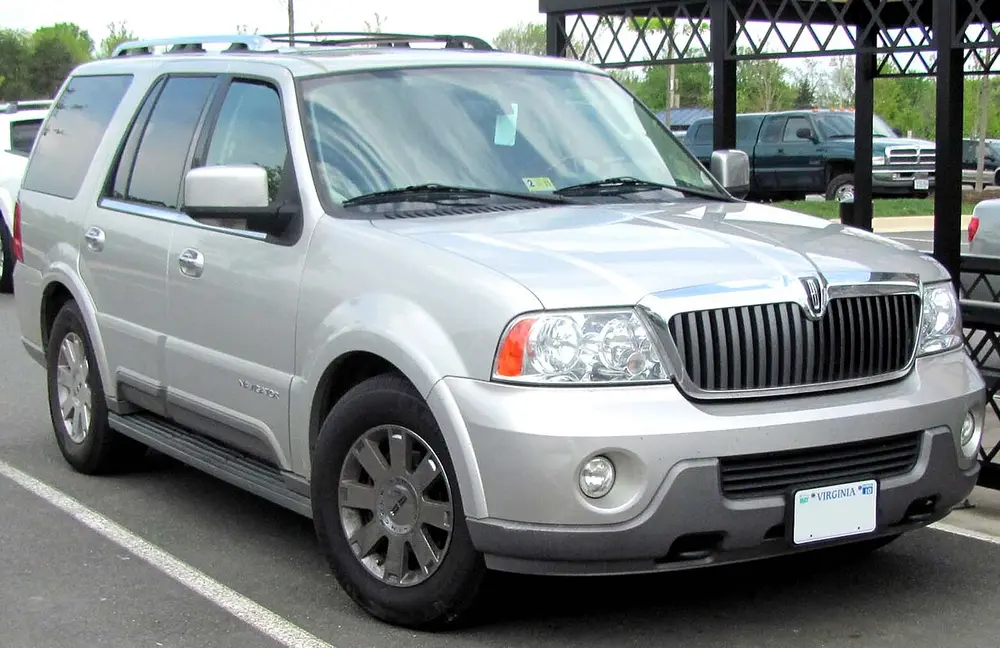 Lincoln Navigator 2WD 2003 · 5.4 L · 8 cylinders · Premium Gasoline · Automatic 4-spd · CLKUP · Rear-Wheel Drive
