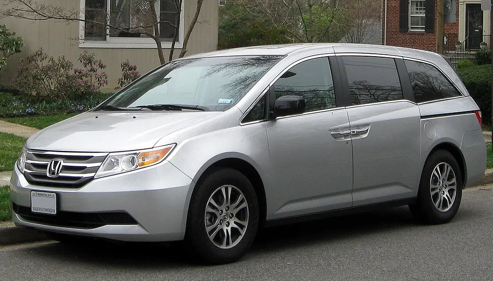 Honda Odyssey 2011 · 3.5 L · 6 cylinders · Regular Gasoline · Automatic 6-spd · Front-Wheel Drive