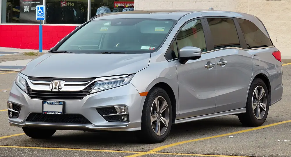Honda Odyssey 2018 · 3.5 L · 6 cylinders · Regular Gasoline · SIDI · Automatic (S9) · Front-Wheel Drive
