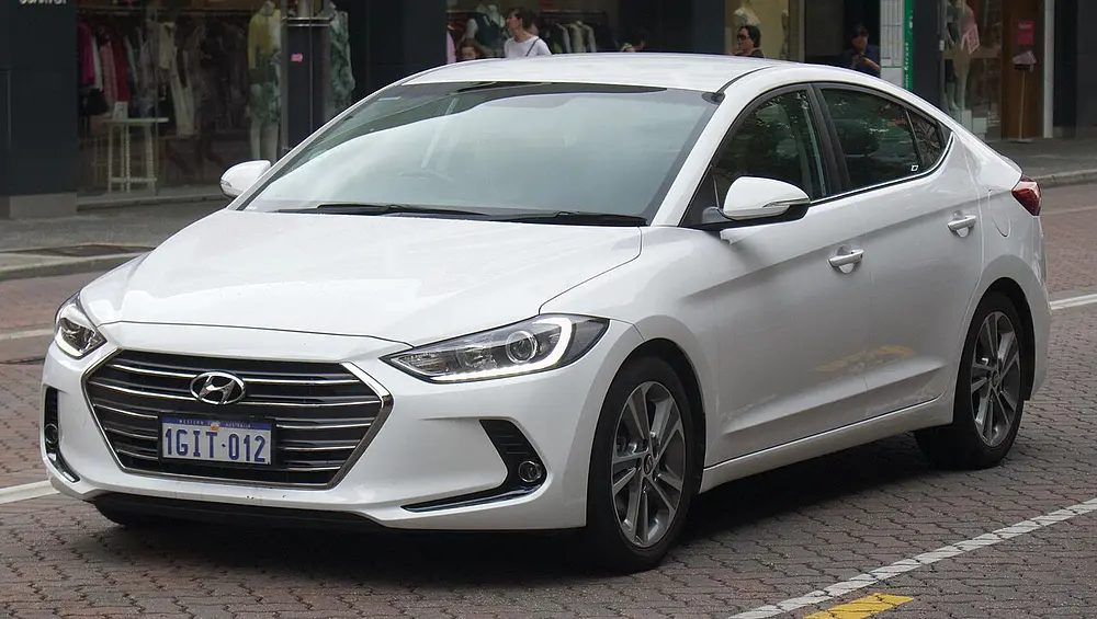 Hyundai Elantra 2017 · 2.0 L · 4 cylinders · Regular Gasoline · Automatic (S6) · Front-Wheel Drive