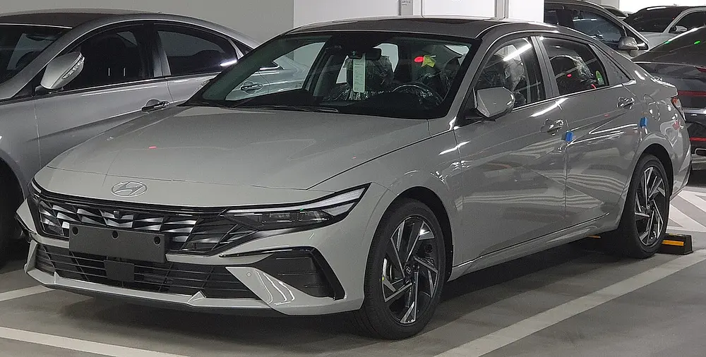 Hyundai Elantra 2024 · 2.0 L · 4 cylinders · Regular Gasoline · Automatic (AV-S1) · Front-Wheel Drive