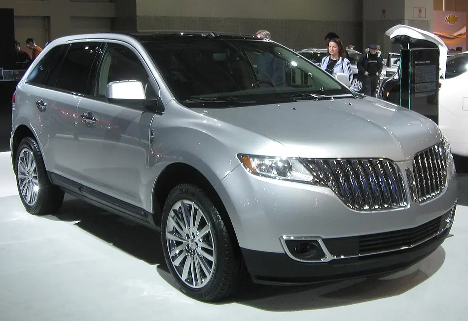 Lincoln MKX FWD 2011 · 3.7 L · 6 cylinders · Regular Gasoline · Automatic (S6) · Front-Wheel Drive