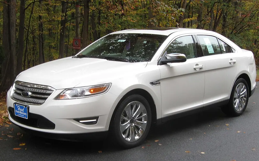 Ford Taurus AWD 2010 · 3.5 L · 6 cylinders · Regular Gasoline · Automatic 6-spd · All-Wheel Drive