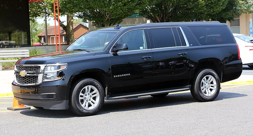 Chevrolet Suburban C1500 2WD 2015 · 5.3 L · 8 cylinders · Regular Gasoline · E85 · SIDI; FFV · FFV · Automatic 6-spd · Rear-Wheel Drive