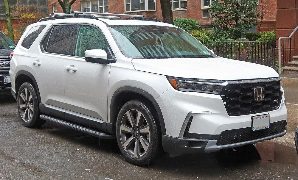 Honda Pilot AWD Touring/Elite/Black 2023 · 3.5 L · 6 cylinders · Regular Gasoline · SIDI · Automatic (S10) · All-Wheel Drive