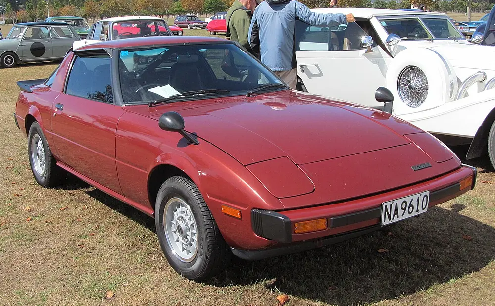 Mazda RX-7 1985 · 1.1 L · 2 cylinders · Regular Gasoline · (ROTARY) CA model · Automatic 4-spd · Rear-Wheel Drive