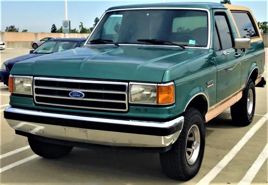 Ford Bronco 4WD 1988 · 5.0 L · 8 cylinders · Regular Gasoline · (FFS) · Manual 5-spd · 4-Wheel or All-Wheel Drive
