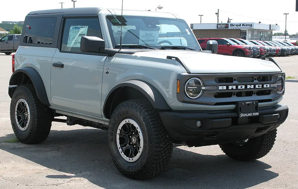 Ford Bronco 4WD 2021 · 2.3 L · 4 cylinders · Regular Gasoline · SIDI & PFI · Automatic (S10) · Part-time 4-Wheel Drive