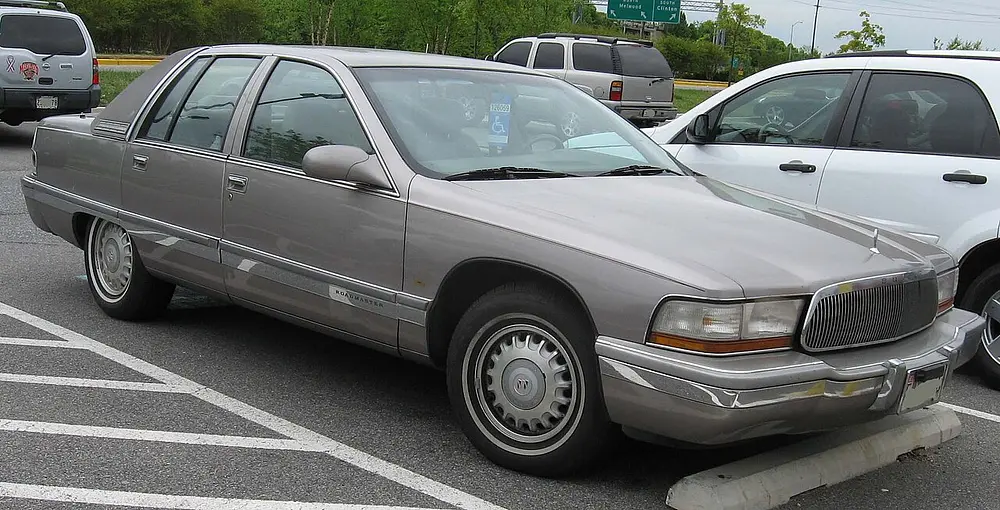 Buick Roadmaster 1993 · 5.7 L · 8 cylinders · Regular Gasoline · (350 V8) (FFS) · Automatic 4-spd · CLKUP · Rear-Wheel Drive
