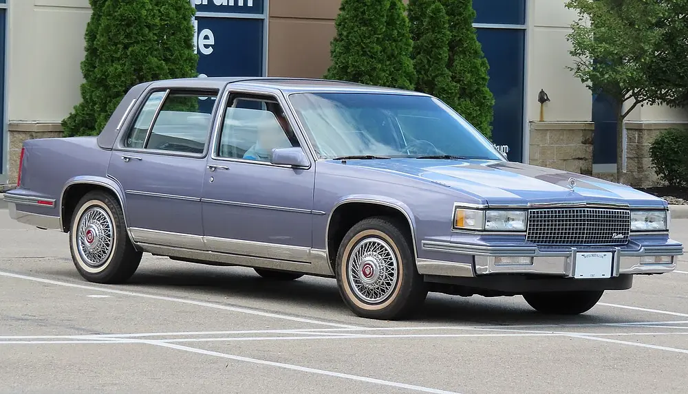 Cadillac Fleetwood 1988 · 4.5 L · 8 cylinders · Regular Gasoline · (FFS) · Automatic 4-spd · CLKUP · Front-Wheel Drive