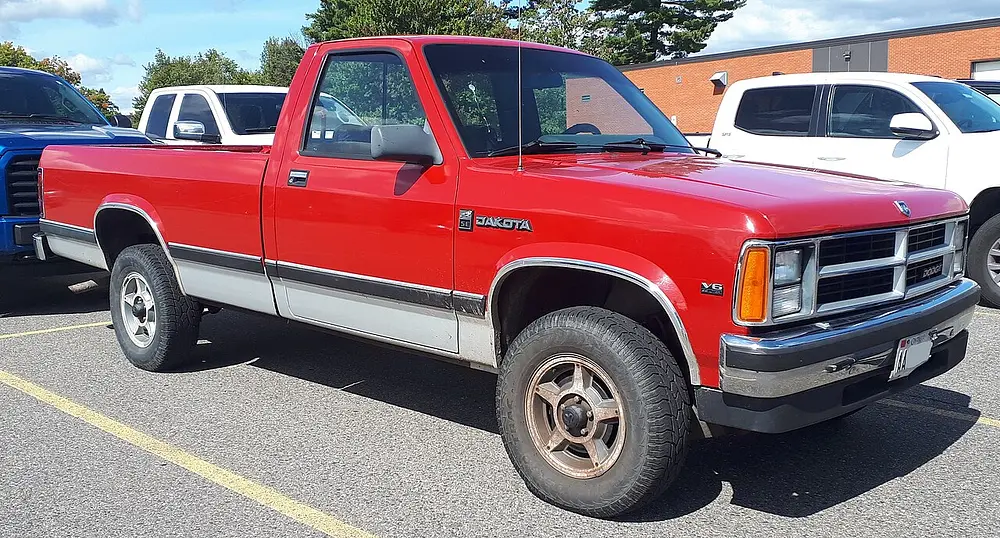 Dodge Dakota Cab Chassis 2WD 1987 · 3.9 L · 6 cylinders · Regular Gasoline · (FFS) · Manual 5-spd · Rear-Wheel Drive
