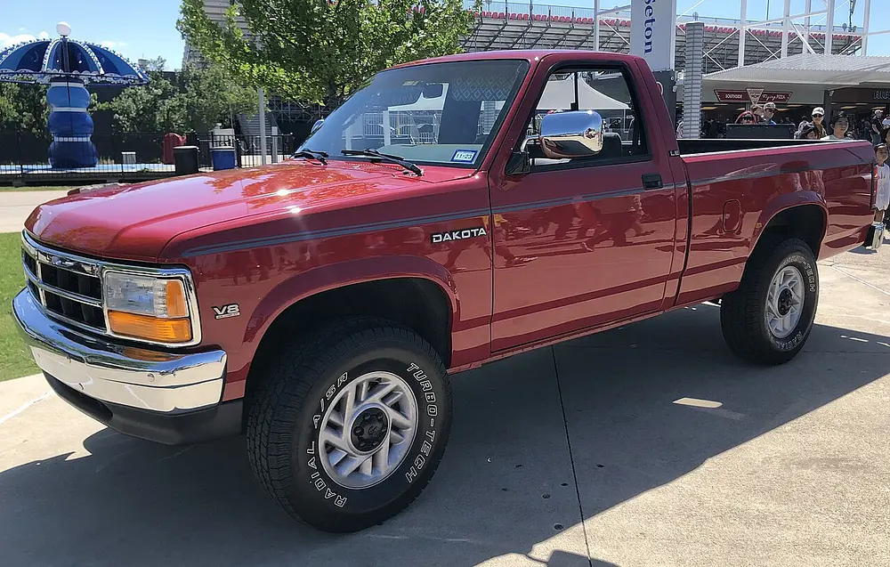 Dodge Dakota Cab Chassis 2WD 1993 · 3.9 L · 6 cylinders · Regular Gasoline · (FFS) · Automatic 4-spd · Rear-Wheel Drive