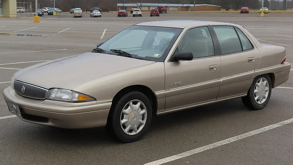 Buick Skylark 1994 · 2.3 L · 4 cylinders · Regular Gasoline · (FFS)      (MPFI) · Automatic 3-spd · CLKUP · Front-Wheel Drive