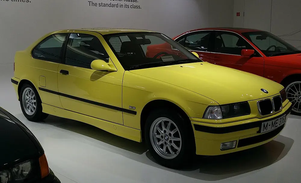 BMW 318ti 1995 · 1.8 L · 4 cylinders · Premium Gasoline · (FFS) · Automatic 4-spd · Rear-Wheel Drive