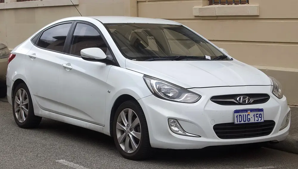 Hyundai Accent 2012 · 1.6 L · 4 cylinders · Regular Gasoline · SIDI · Automatic 6-spd · Front-Wheel Drive