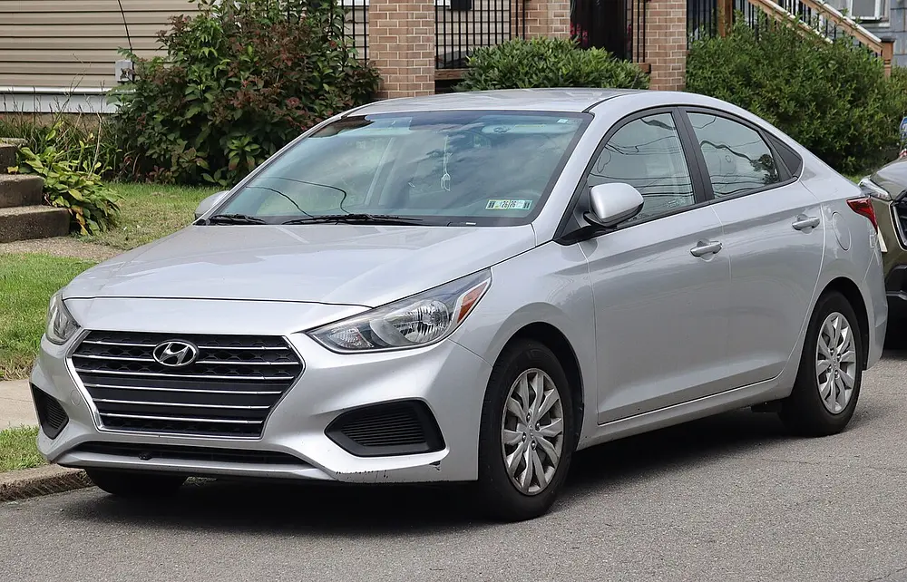 Hyundai Accent 2018 · 1.6 L · 4 cylinders · Regular Gasoline · SIDI · Automatic (S6) · Front-Wheel Drive