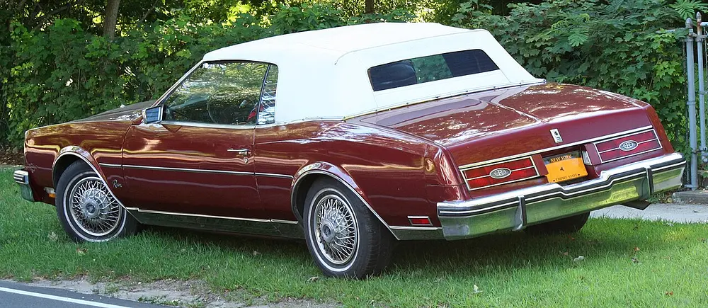 Buick Riviera Convertible 1985 · 5.0 L · 8 cylinders · Regular Gasoline · (GM-OLDS)  (FFS) CA model · Automatic 4-spd · Front-Wheel Drive