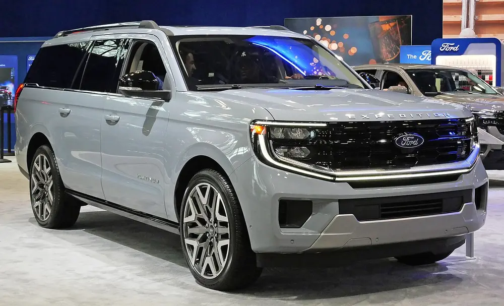 Ford Expedition 2WD 2025 · 3.5 L · 6 cylinders · Regular Gasoline · SIDI & PFI · Automatic (S10) · Rear-Wheel Drive