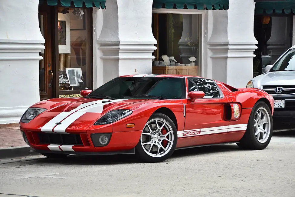 Ford GT 2005 · 5.4 L · 8 cylinders · Premium Gasoline · Manual 6-spd · Rear-Wheel Drive