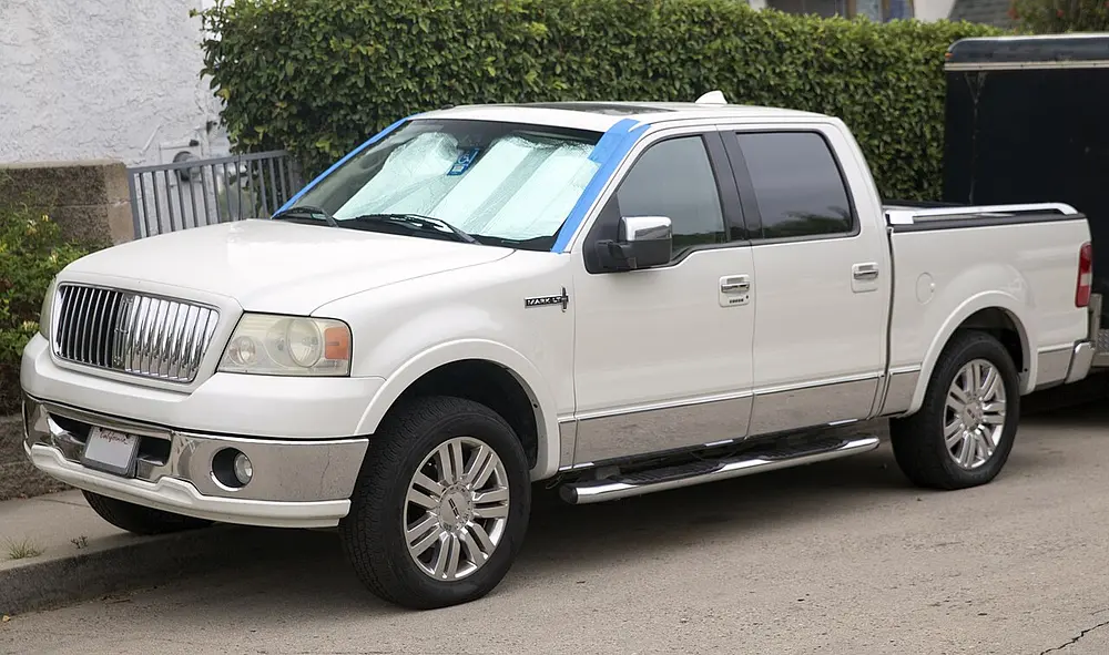 Lincoln Mark LT 2006 · 5.4 L · 8 cylinders · Regular Gasoline · Automatic 4-spd · CLKUP · Rear-Wheel Drive