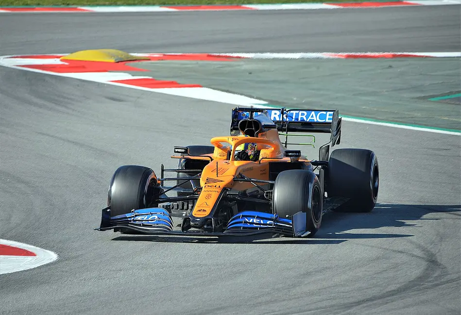 McLaren MCL35