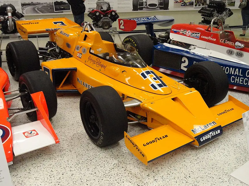 McLaren M16