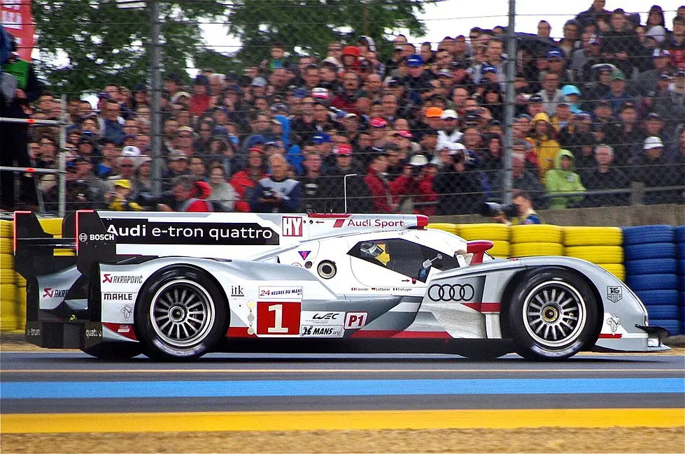 Audi R18
