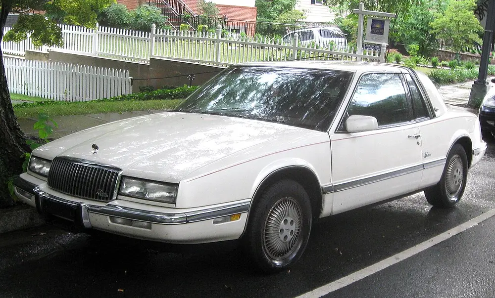 Buick Riviera 1993 · 3.8 L · 6 cylinders · Regular Gasoline · (FFS) · Automatic 4-spd · CLKUP · Front-Wheel Drive