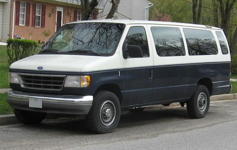 Ford E150 Club Wagon 1993 · 4.9 L · 6 cylinders · Regular Gasoline · (FFS) · Automatic 4-spd · CLKUP · Rear-Wheel Drive
