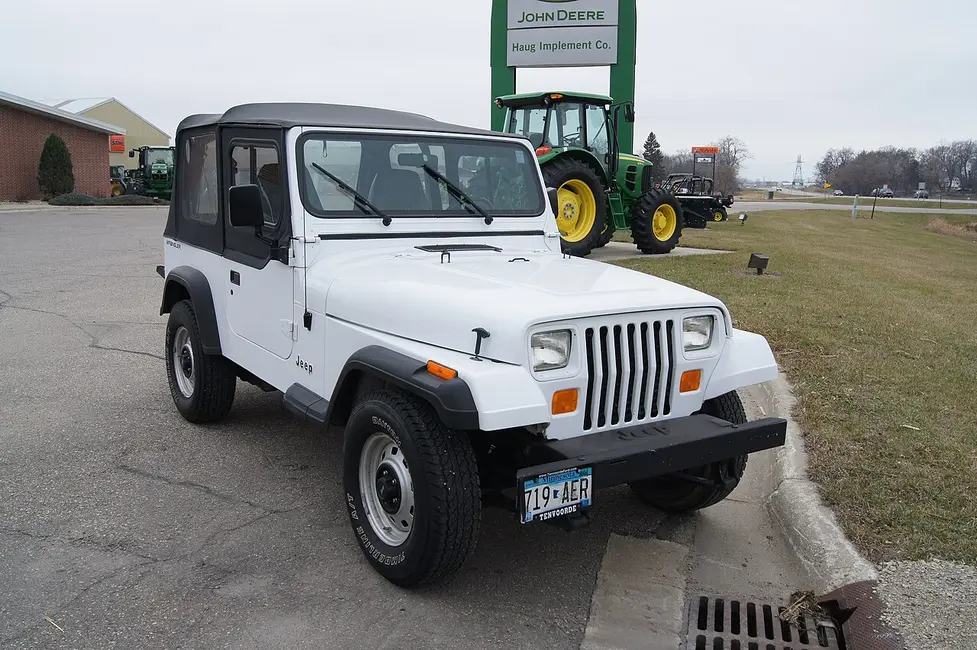 Jeep Wrangler 4WD 1993 · 2.5 L · 4 cylinders · Regular Gasoline · (FFS) · Manual 5-spd · SIL · 4-Wheel or All-Wheel Drive