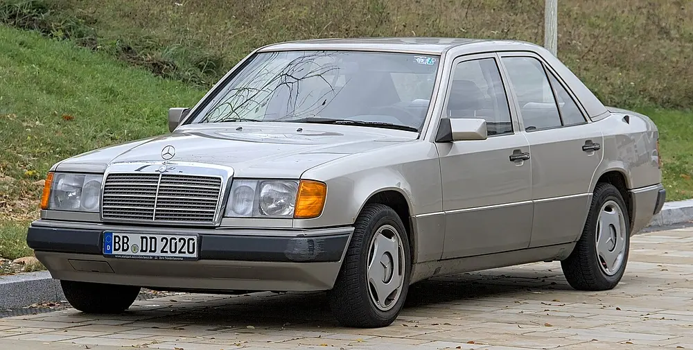 Mercedes-Benz 230E 1991 · 2.0 L · 4 cylinders · Premium Gasoline · (FFS) · Manual 4-spd · Rear-Wheel Drive